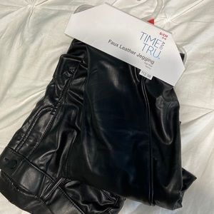 Faux leather jeggings pants